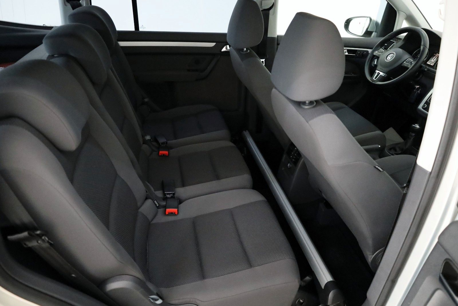 Fahrzeugabbildung Volkswagen Touran Trendline Navi,SH,PDC,8 fach bereift