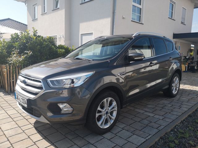 Ford Kuga 1,5 EcoBoost 4x2 110kW Titanium Titanium