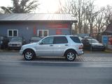 Mercedes-Benz ML 320 - Mercedes-Benz aus 1999: Geländewagen