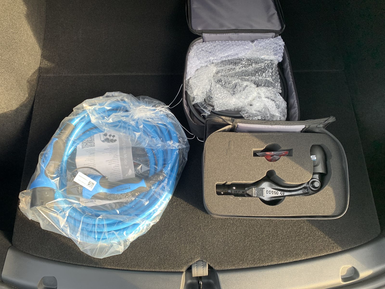 Fahrzeugabbildung Tesla Model Y Long Range Dual AWD*AHK*Keyless*Cam*Pano