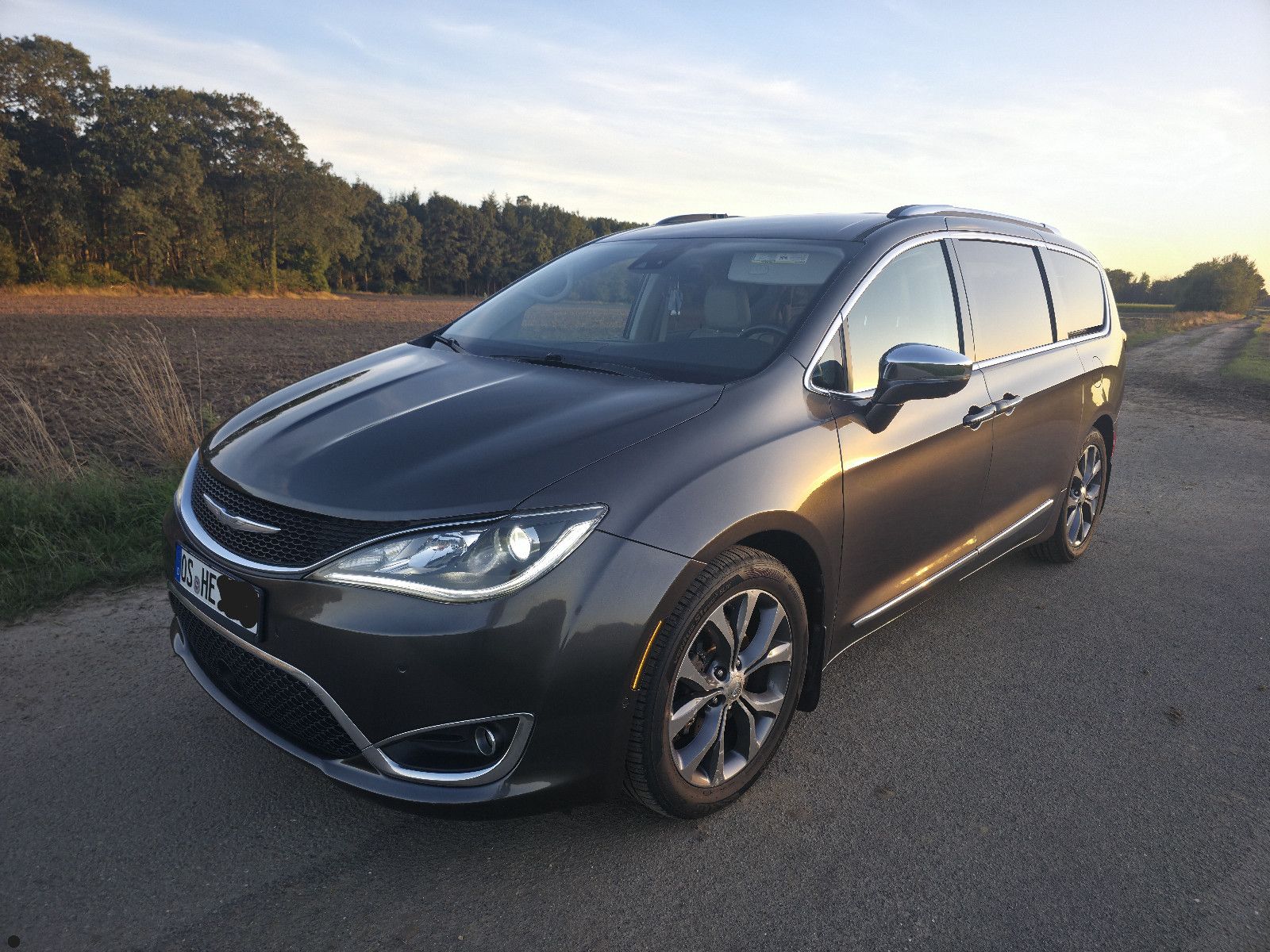 Chrysler Pacifica Limited 8 Sitzer 20 Zoll Harman Kardon