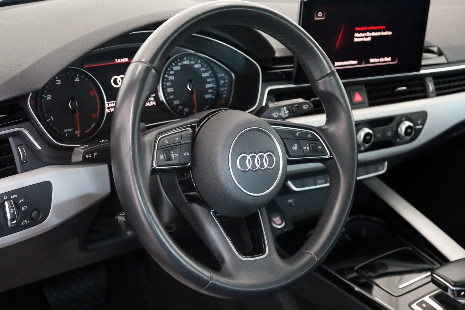 Fahrzeugabbildung Audi A4 Avant 35 TDI advanced Navi,LED,Panorama,SH,
