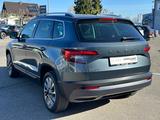 Skoda Karoq Clever 1,5 TSI DSG STANDHZ/AHK/LED/NAVI - graue Skoda Karoq