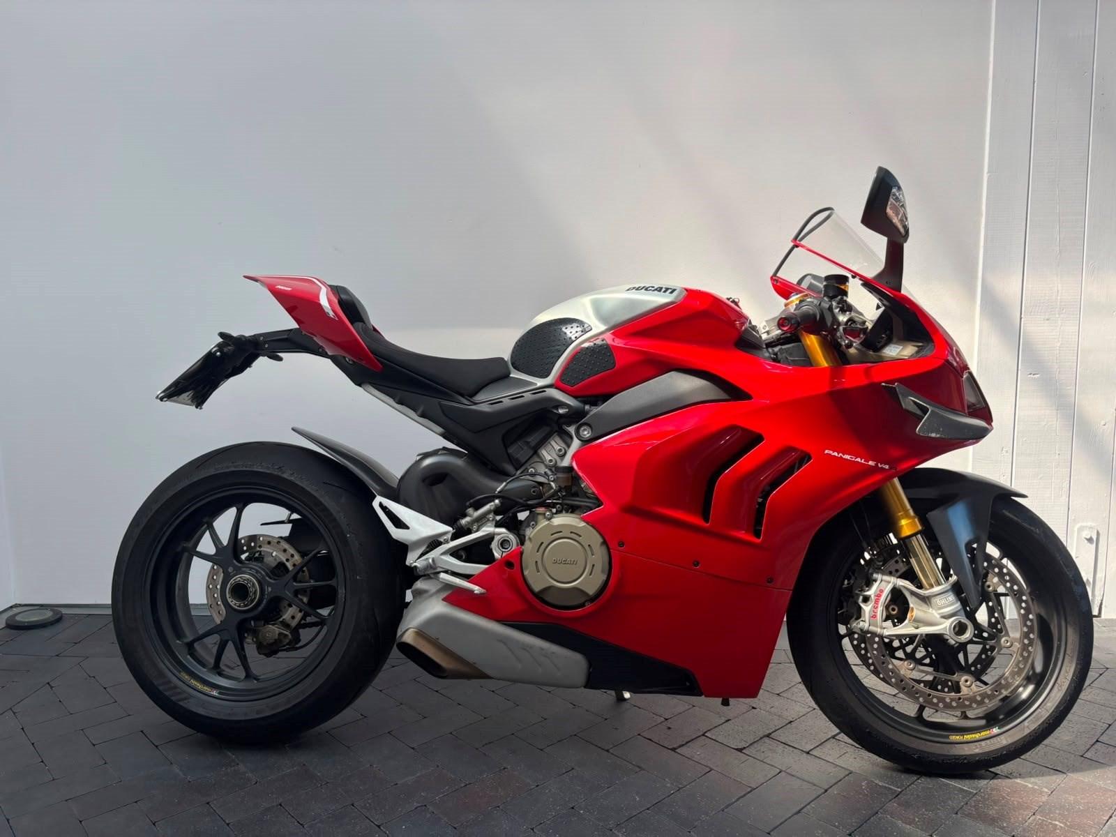 Ducati Panigale V4 R