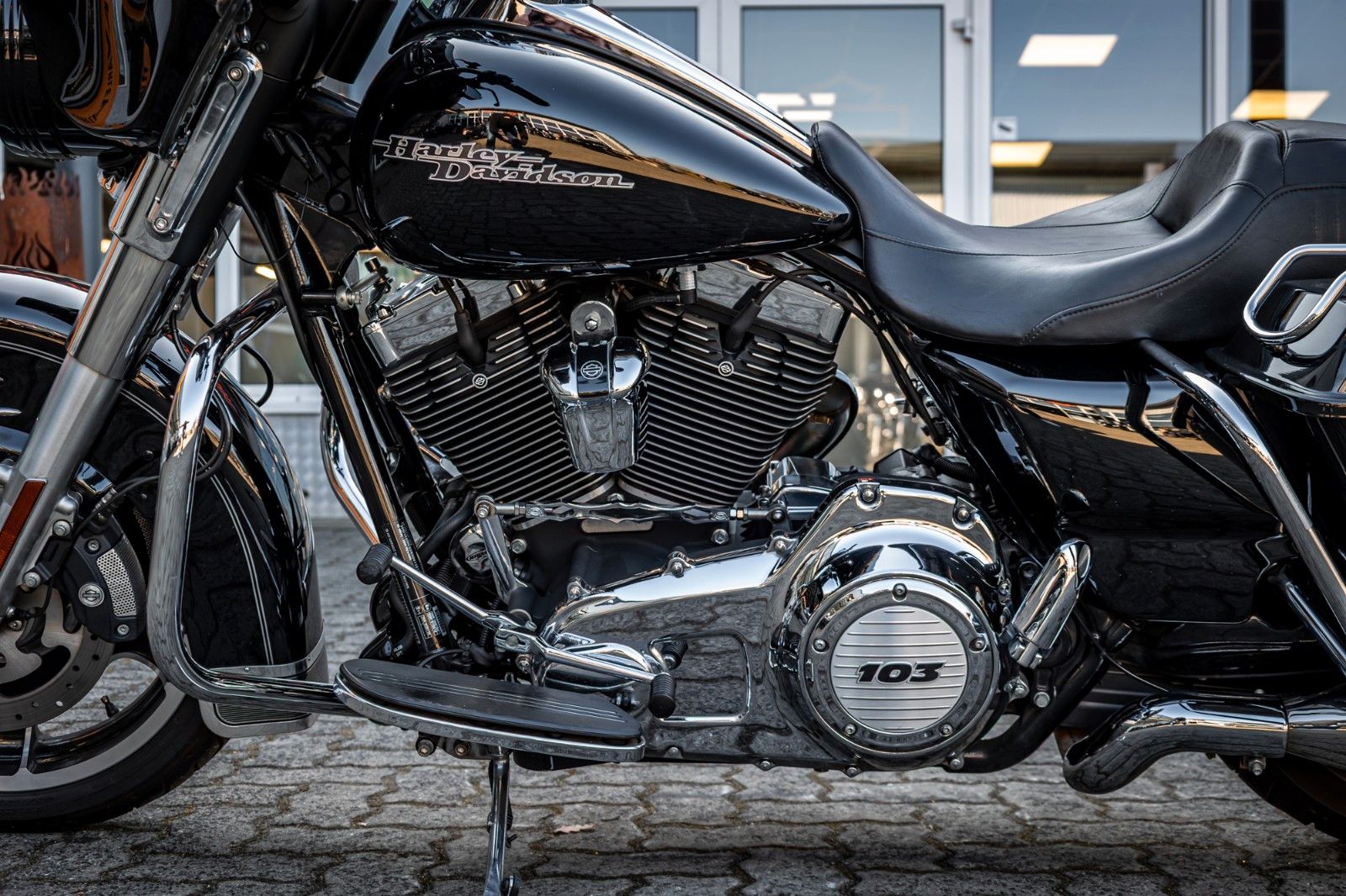 Fahrzeugabbildung Harley-Davidson FLHX Street Glide 103 cui - KERN-AUSPUFF