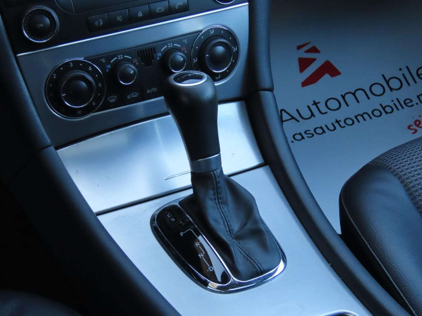 Mercedes-Benz C180 2004 — photo 15