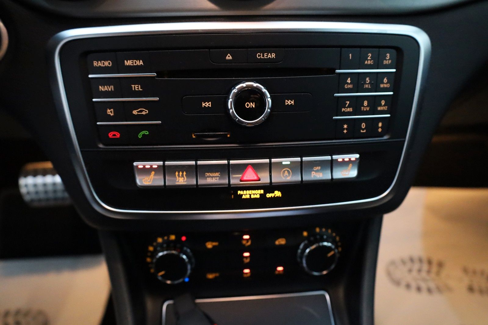 Fahrzeugabbildung Mercedes-Benz CLA 200 SB TLeder,Navi,LED,SH,Kamera,SR+WR