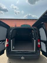 Toyota Proace City 1,2-l-Turbo 81kW L2 Combi Combi - schwarze Toyota PROACE CITY