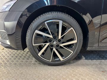 Fahrzeugverkauf 32 Skoda Octavia Combi 1.5 TSI Sportline Matrix AHK