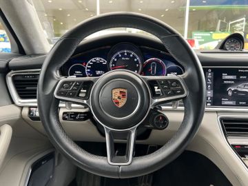 Porsche Panamera - 12