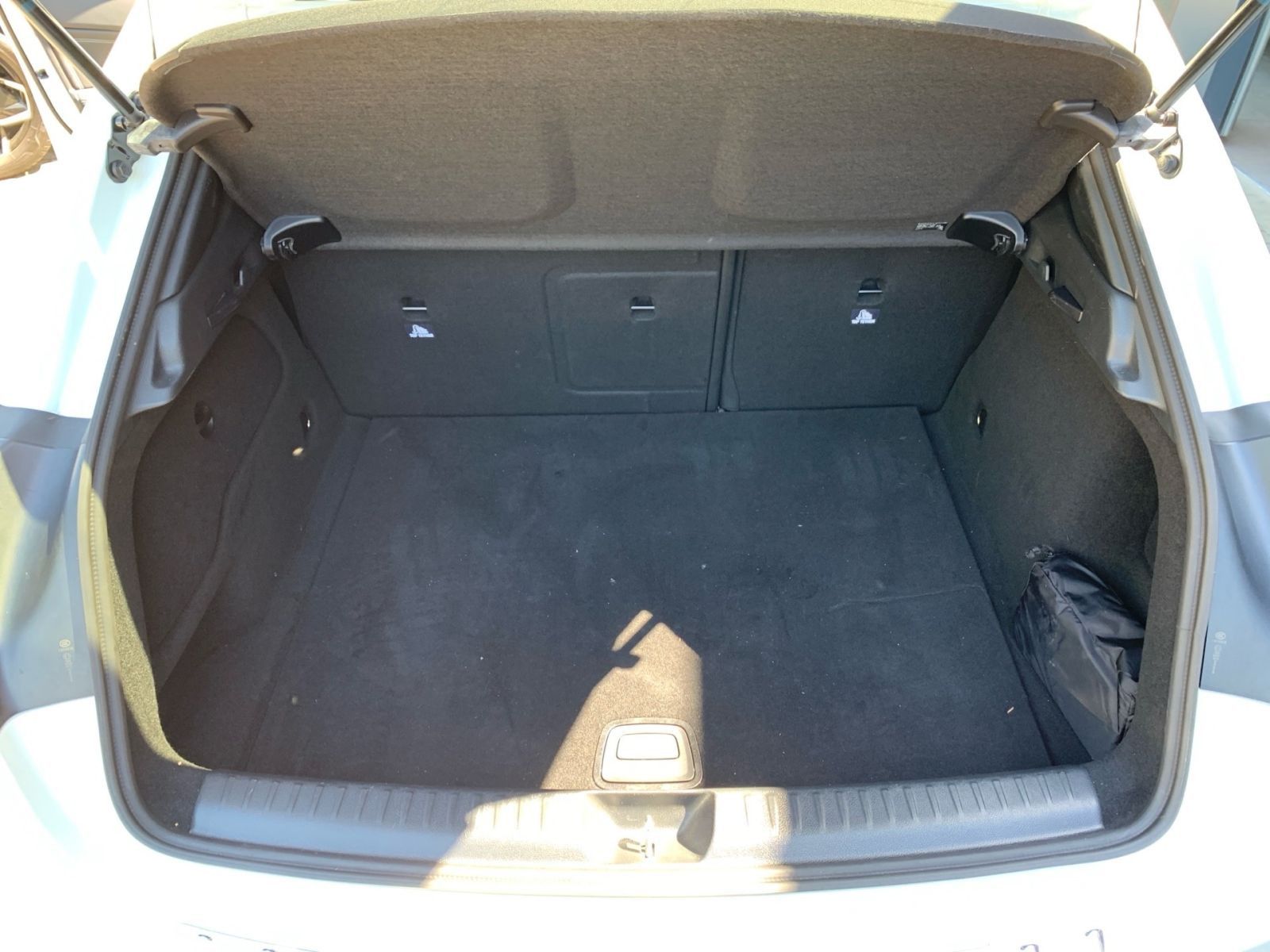 Fahrzeugabbildung Mercedes-Benz GLA 220 d 7-DCT Urban Bavi Kamera Xenon
