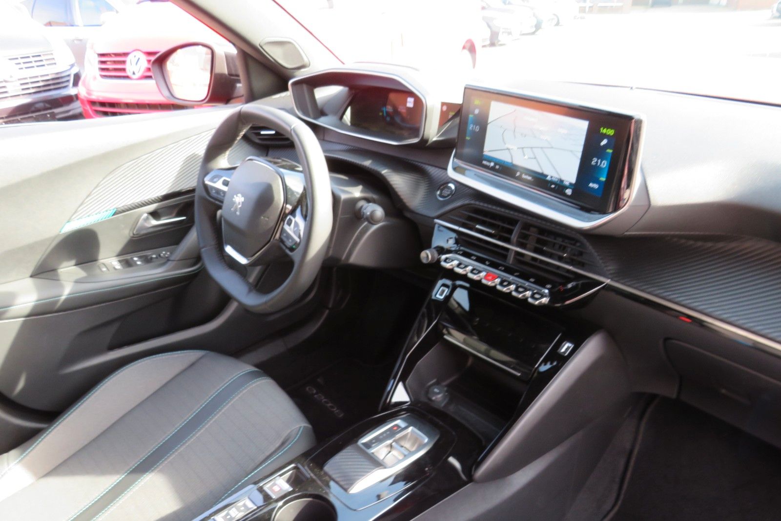 Fahrzeugabbildung Peugeot 2008 e- ALLURE NAVI GRA APP-CON SITZH. PDC 1.HD