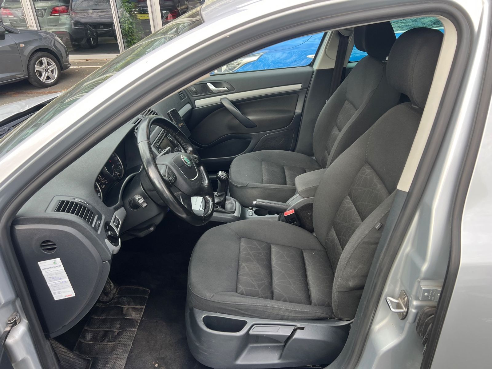 Fahrzeugabbildung SKODA Octavia 1.6 TDI Combi Family * NAVI *AHK*