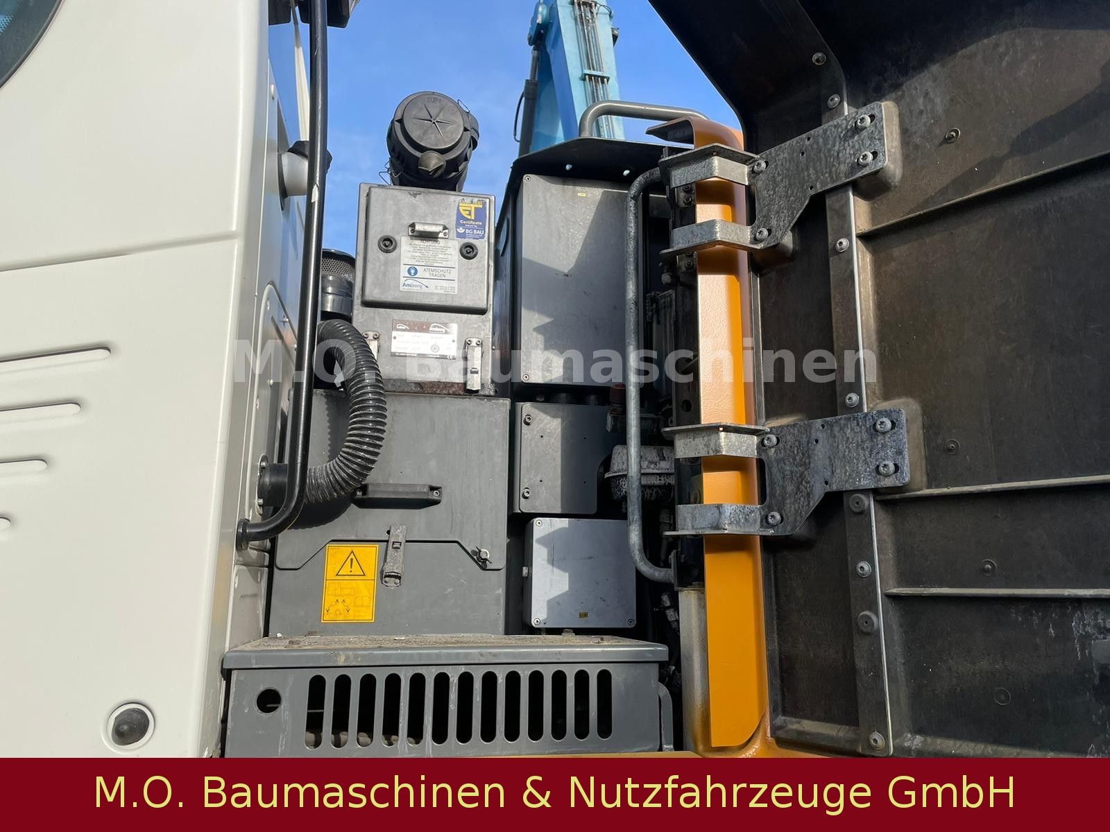 Fahrzeugabbildung Liebherr A 910 Compact Litronic / ZSA / AC / VSA /