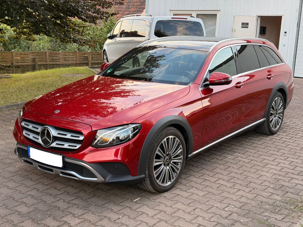 Image of Mercedes-Benz E 220