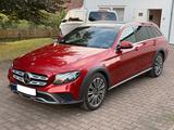 Mercedes-Benz E 220 d 4MATIC T All-Terrain Autom. All-Terrain - rote Mercedes-Benz E-Klasse