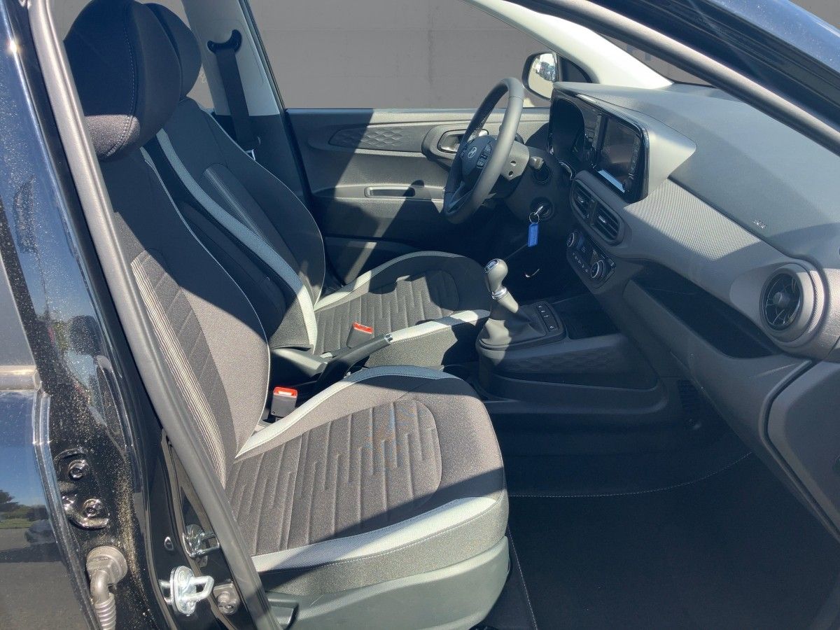 Fahrzeugabbildung Hyundai i10 TREND *CARPLAY*NAVI*KlimaA*