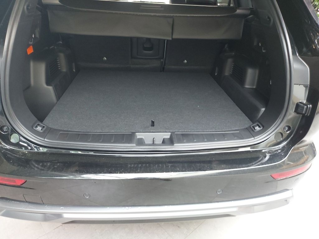 Fahrzeugabbildung Mitsubishi Outlander PHEV Intro Edition 8-fach bereift