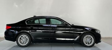 Fahrzeugabbildung BMW 530e iP Kamera Alarm LiveCockpitPlus Sport