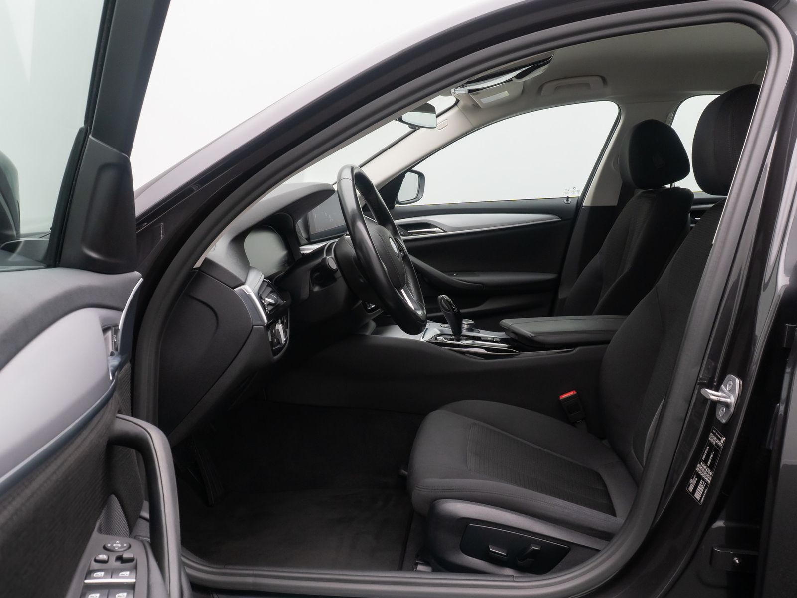 Fahrzeugabbildung BMW 520d Kamera HUD Alarm Geschwindig Sport 18Zoll