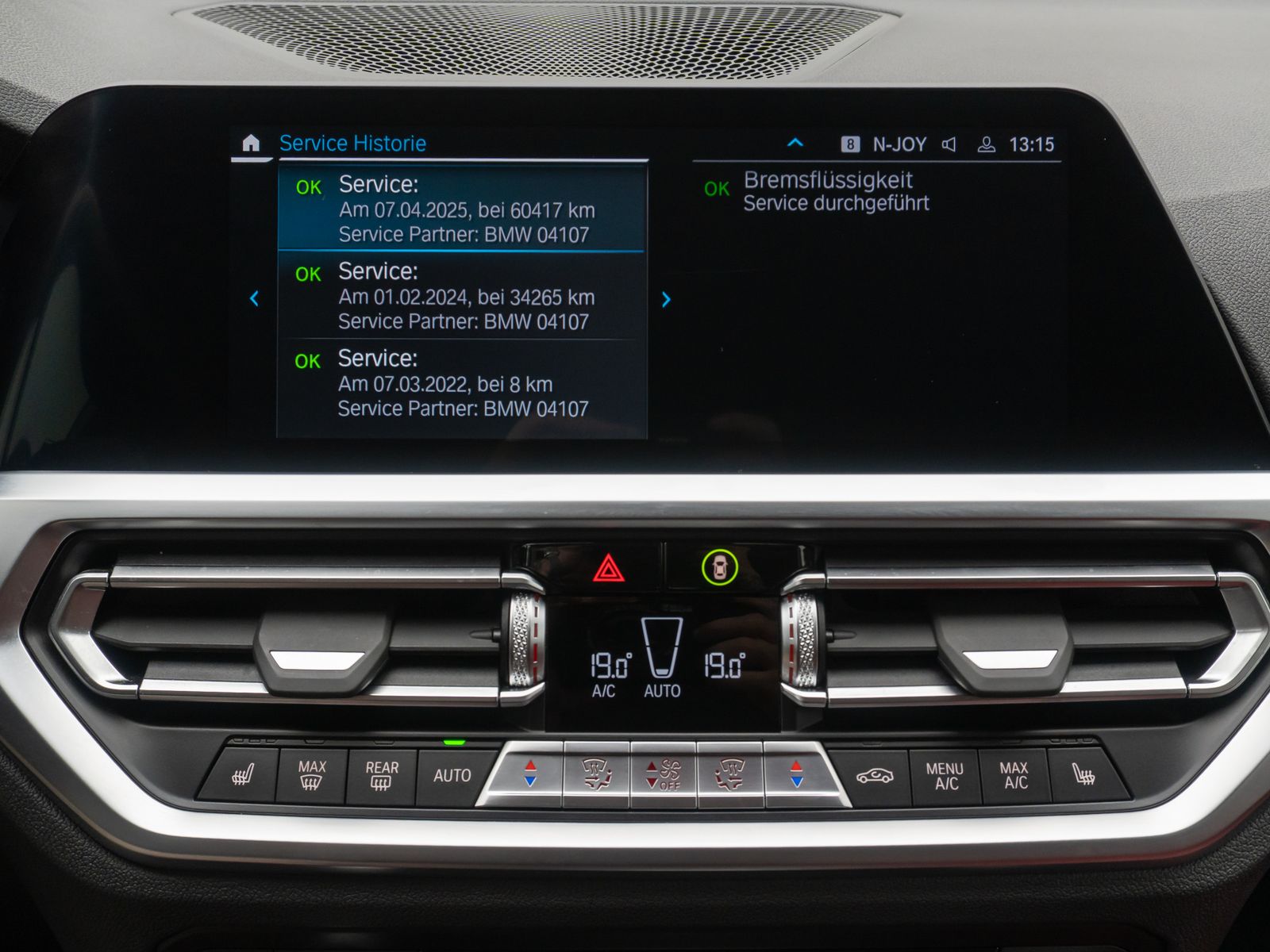 Fahrzeugabbildung BMW 320e Stop&Go DAB Alarm AHK HiFi Sportsitz 19Zoll