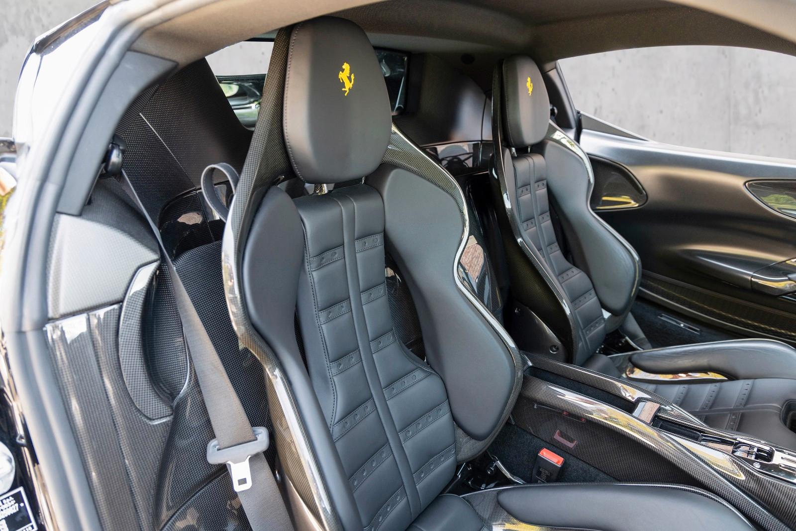 Ferrari SF90 Stradale ASSETTO*CARBON*KAMERA