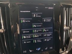 Fahrzeugabbildung Volvo V90 D3 Momentum NAVI/LED/LEDER/SHZ/CAM/PDC