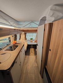 Fahrzeugabbildung HYMER / ERIBA / HYMERCAR TOURING 560 LEGEND URBAN 2023
