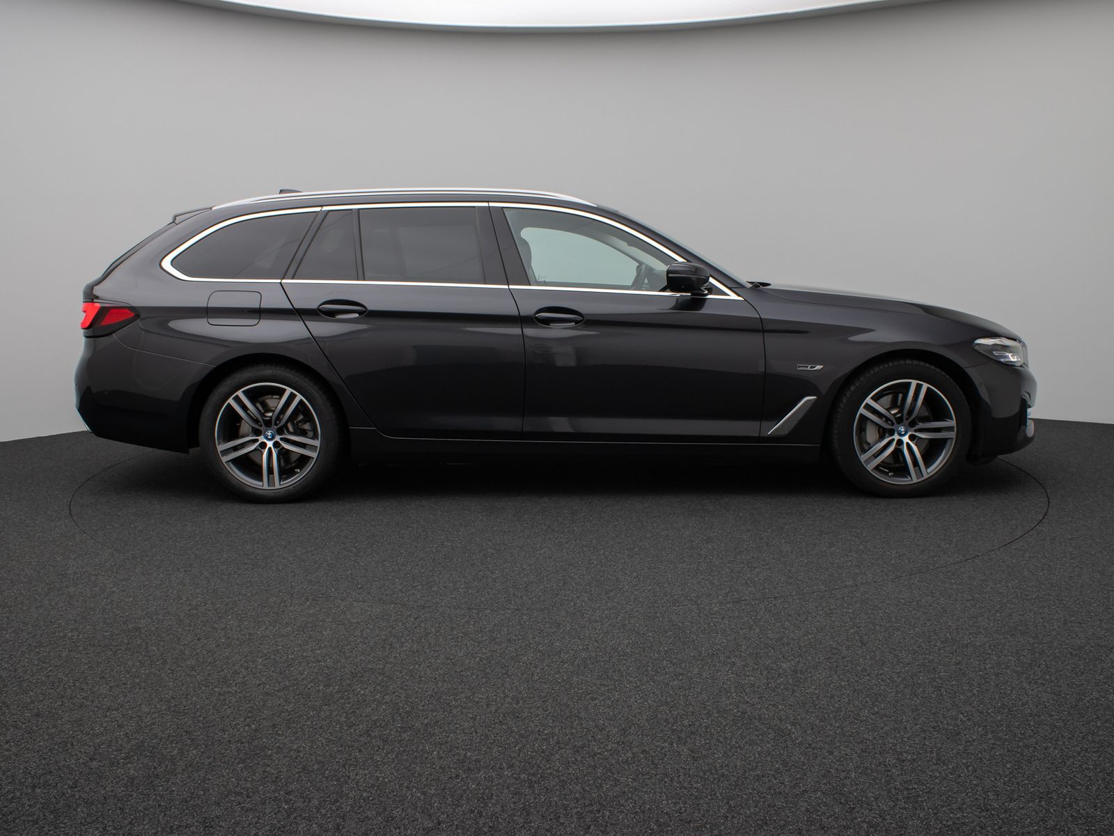 Fahrzeugabbildung BMW 530e xD Alarm DAB 360°Panorama H/K 4Klima Sport