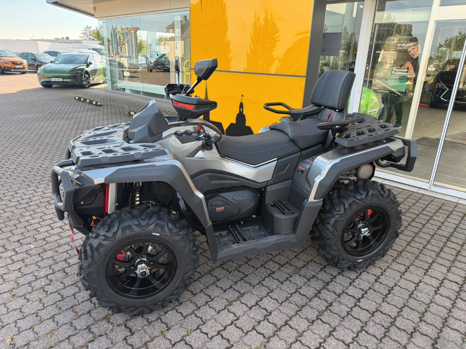 Fahrzeugabbildung Odes 4TRAC TRQ 650 grau