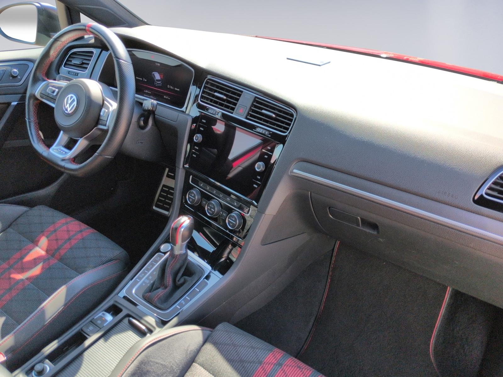 Volkswagen Golf VII "TCR" DSG KAMAERA+PANO+DCC+19"