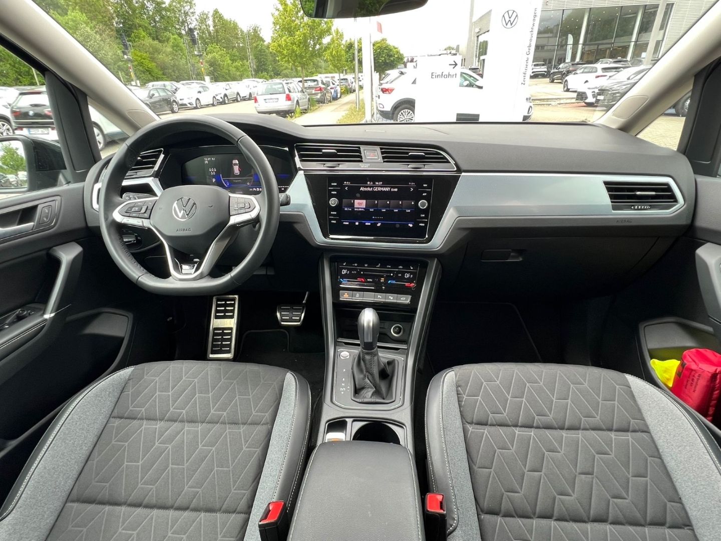 Touran 2.0TDI DSG GOAL AHK*7Sitze*IQ*Navi*elHeck