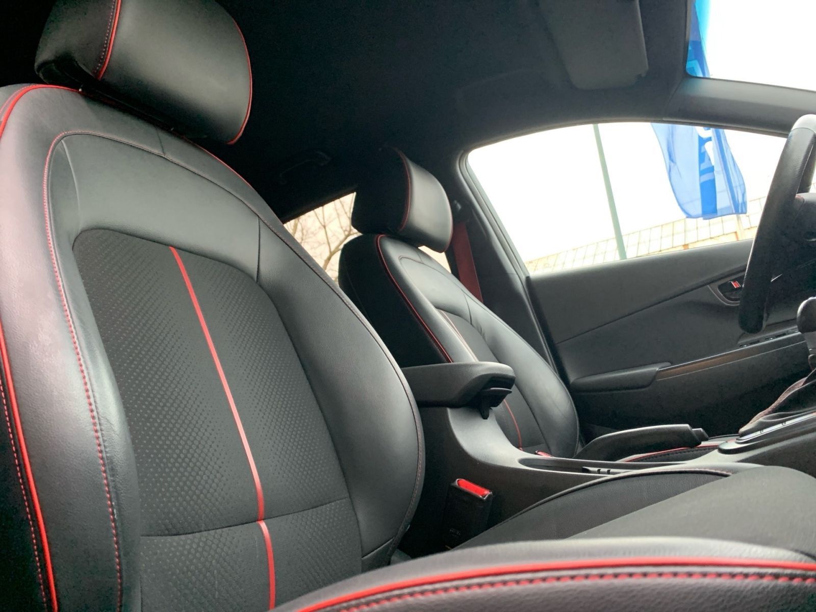 Fahrzeugabbildung Hyundai KONA 1.6 T-GDI Style 4WD Navi 1Hd AHK