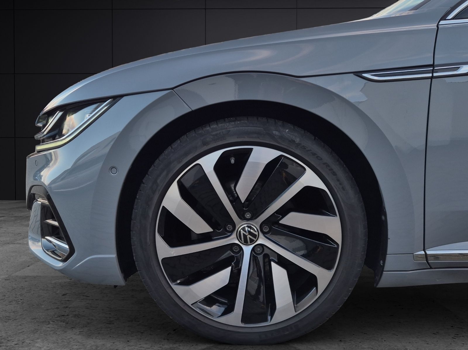 Fahrzeugabbildung Volkswagen Arteon SB TDI R-Line DSG 4M Matrix Navi AID ACC