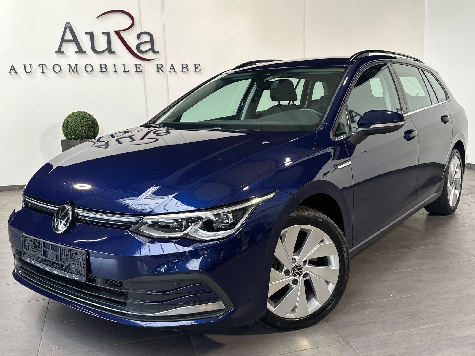 Fahrzeugabbildung Volkswagen Golf Variant 2.0 TDI DSG Style NAV+AHK+ACC+KAM