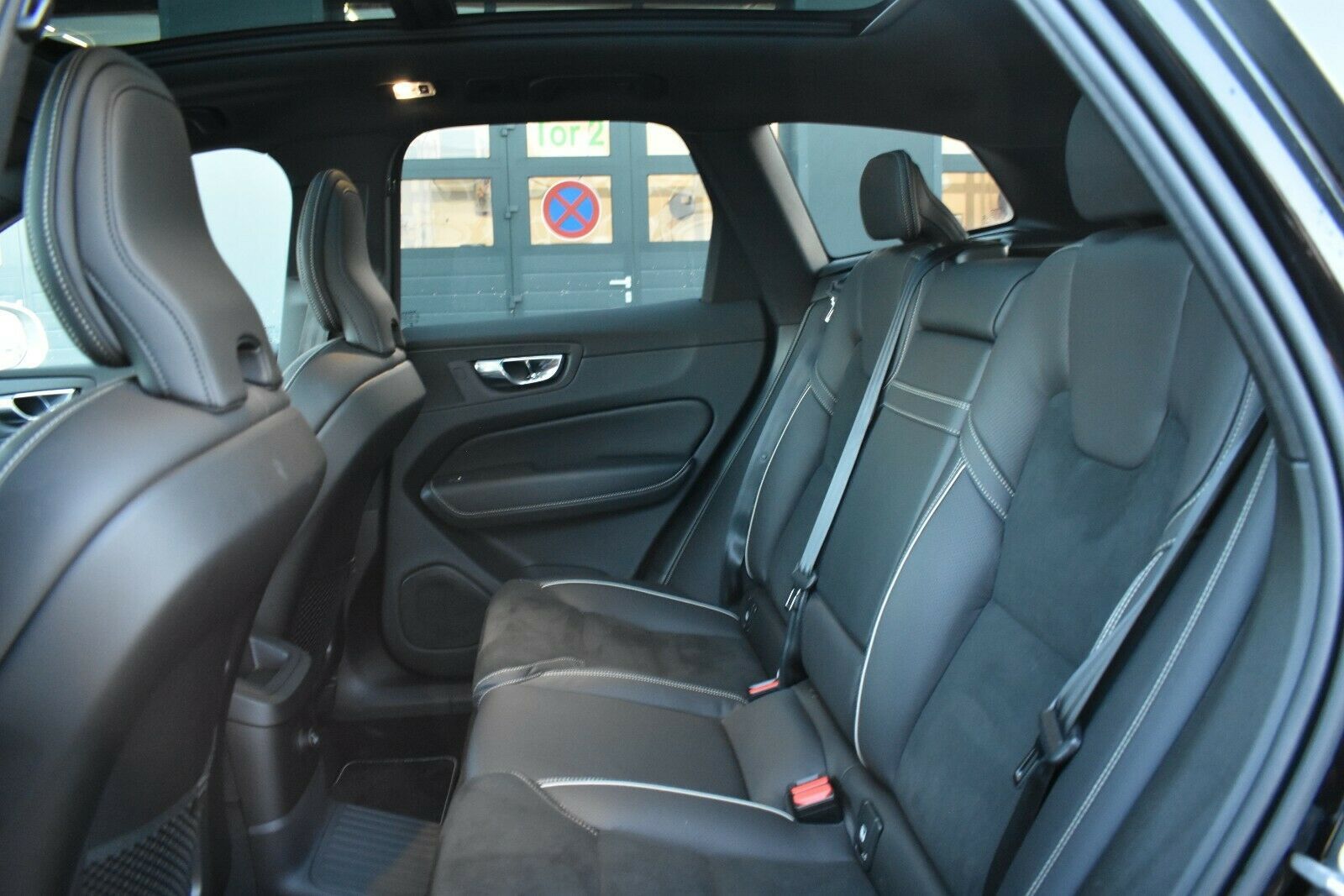 Fahrzeugabbildung Volvo XC60 T8 Twin Engine R-Design*RFK*Lhzg*Mietkauf