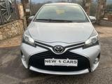 Toyota Yaris 1.0 5 porte Lounge - Toyota Yaris Lounge mit Benzin-Antrieb