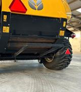 New Holland Roll Baler 125 - New Holland Schlepper