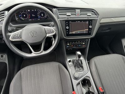 Fahrzeugabbildung Volkswagen Tiguan Allspace 2.0 TDI DSG 4M Life NAV+LED+AHK