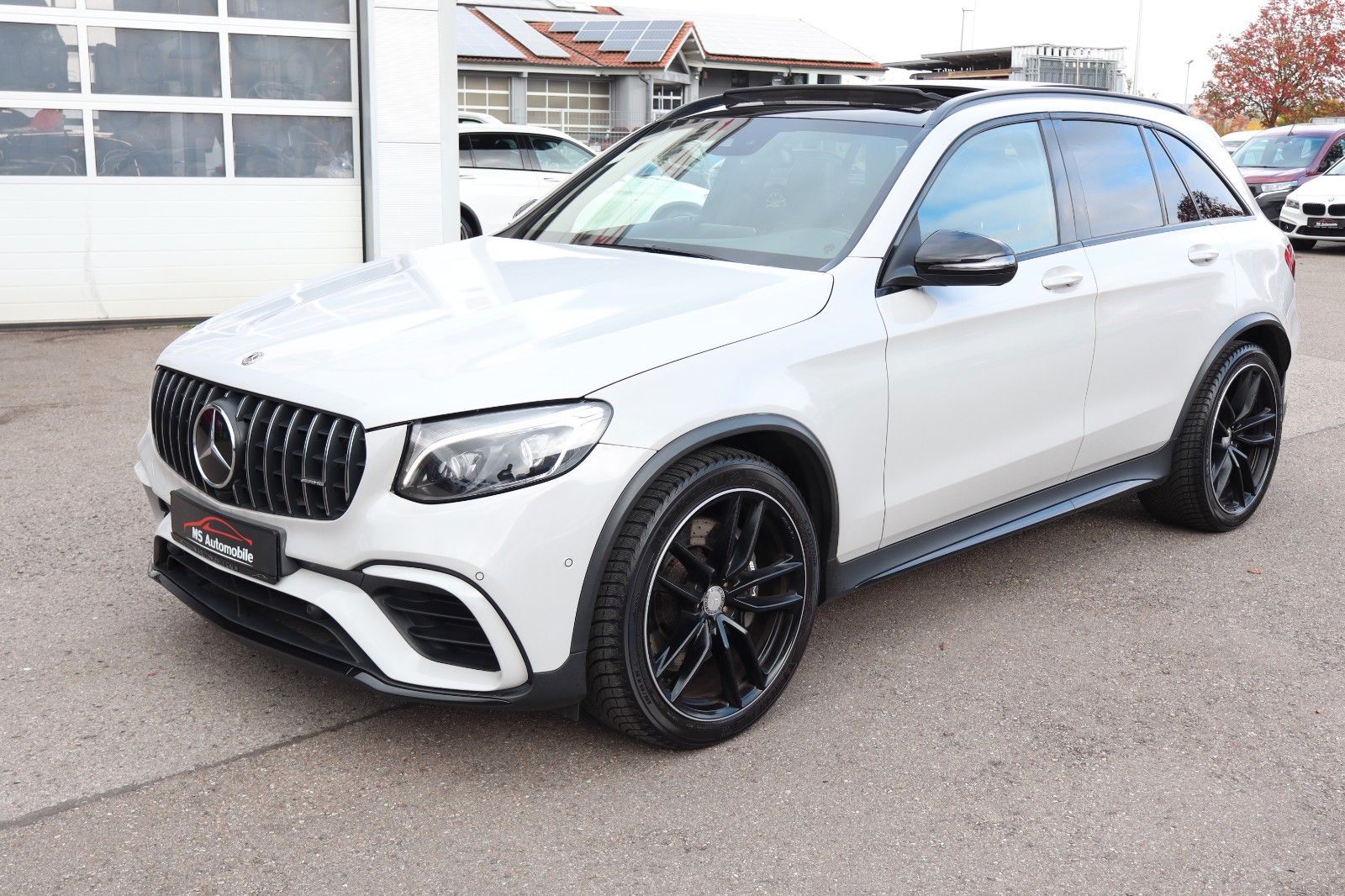 MERCEDES-BENZ GLC 63 AMG 4-Matic StandHz_Pano_Kamera_LED_21"