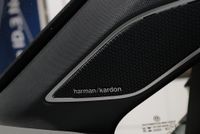 Volkswagen Golf VIII R Performance Akrapovic Pano HKardon K
