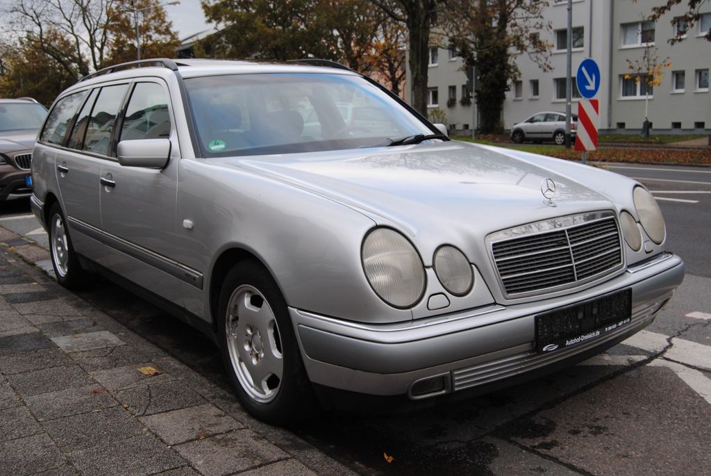 Angebot ansehen Mercedes-Benz E 200