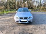 BMW 3er E90 325i - BMW 325: E90