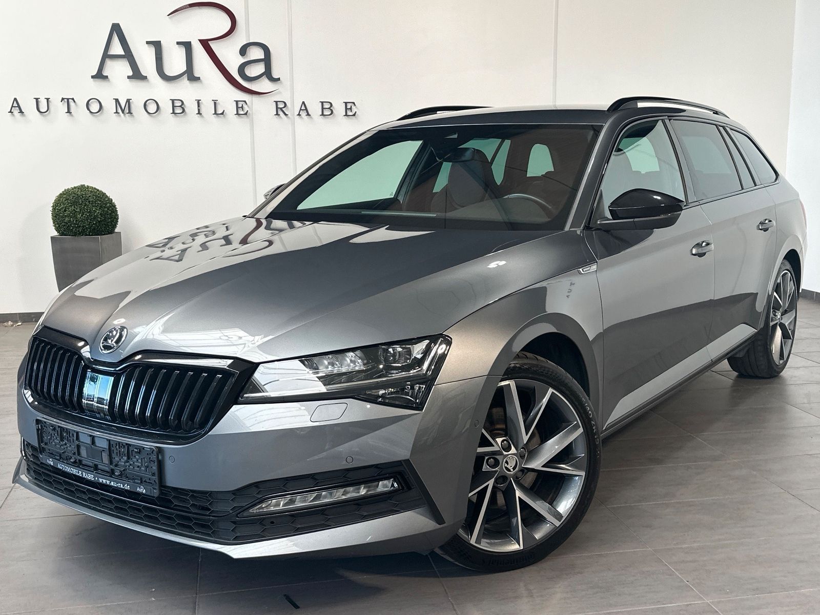 Fahrzeugabbildung SKODA Superb Combi 2.0 TDI DSG Sportline NAV+LED+AHK
