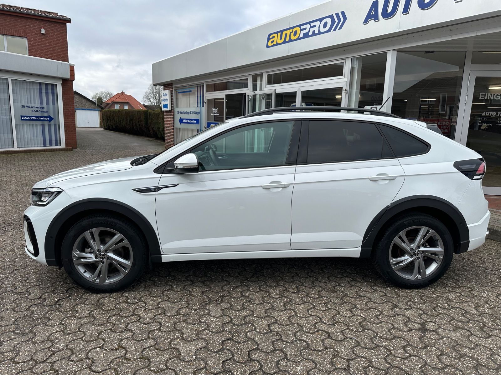 Fahrzeugabbildung Volkswagen Taigo 1.0 TSI R-Line DSG AHK/ACC/LED/17"
