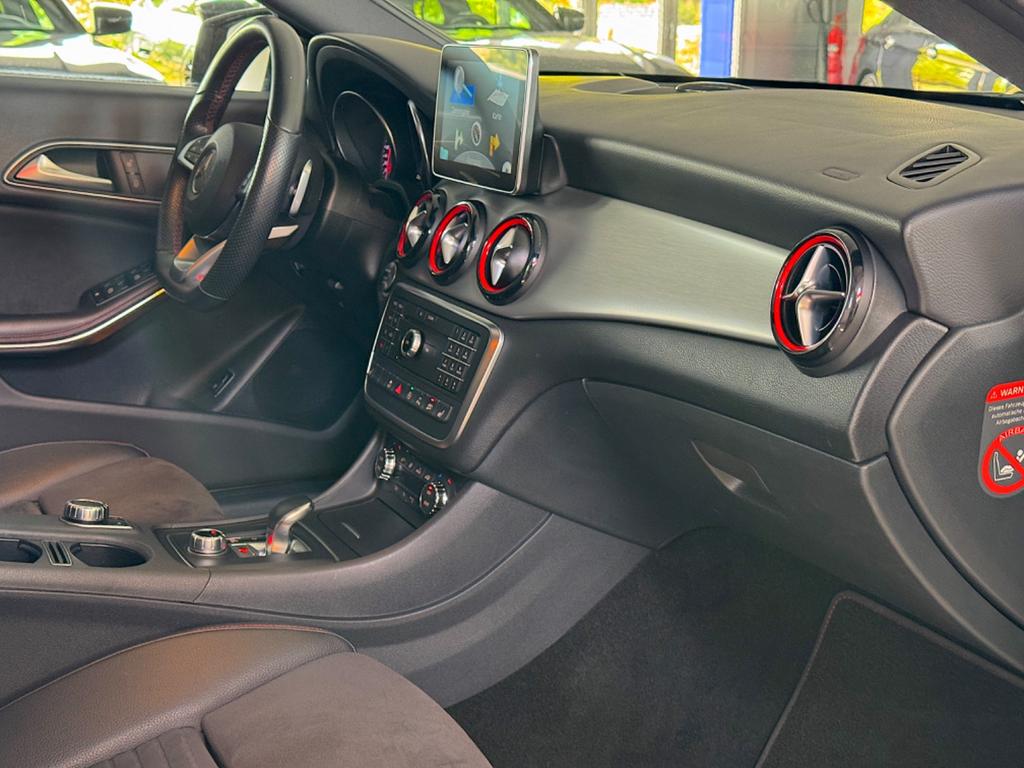 Mercedes-Benz CLA 45 AMG