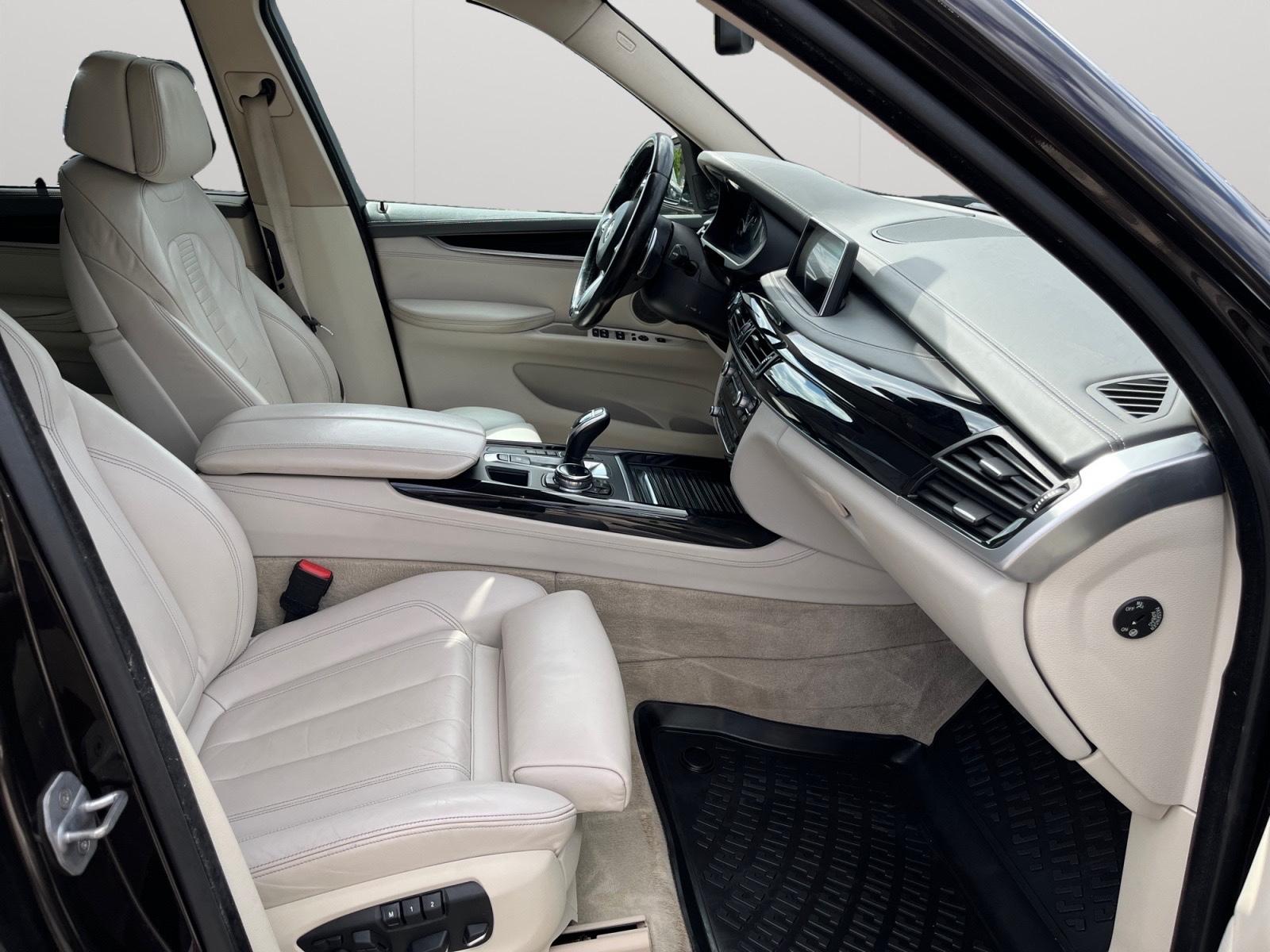 BMW X5 xDrive50i V8 449 ch • BVA • Keyless go • Harman Kardon • HUD • Surround View