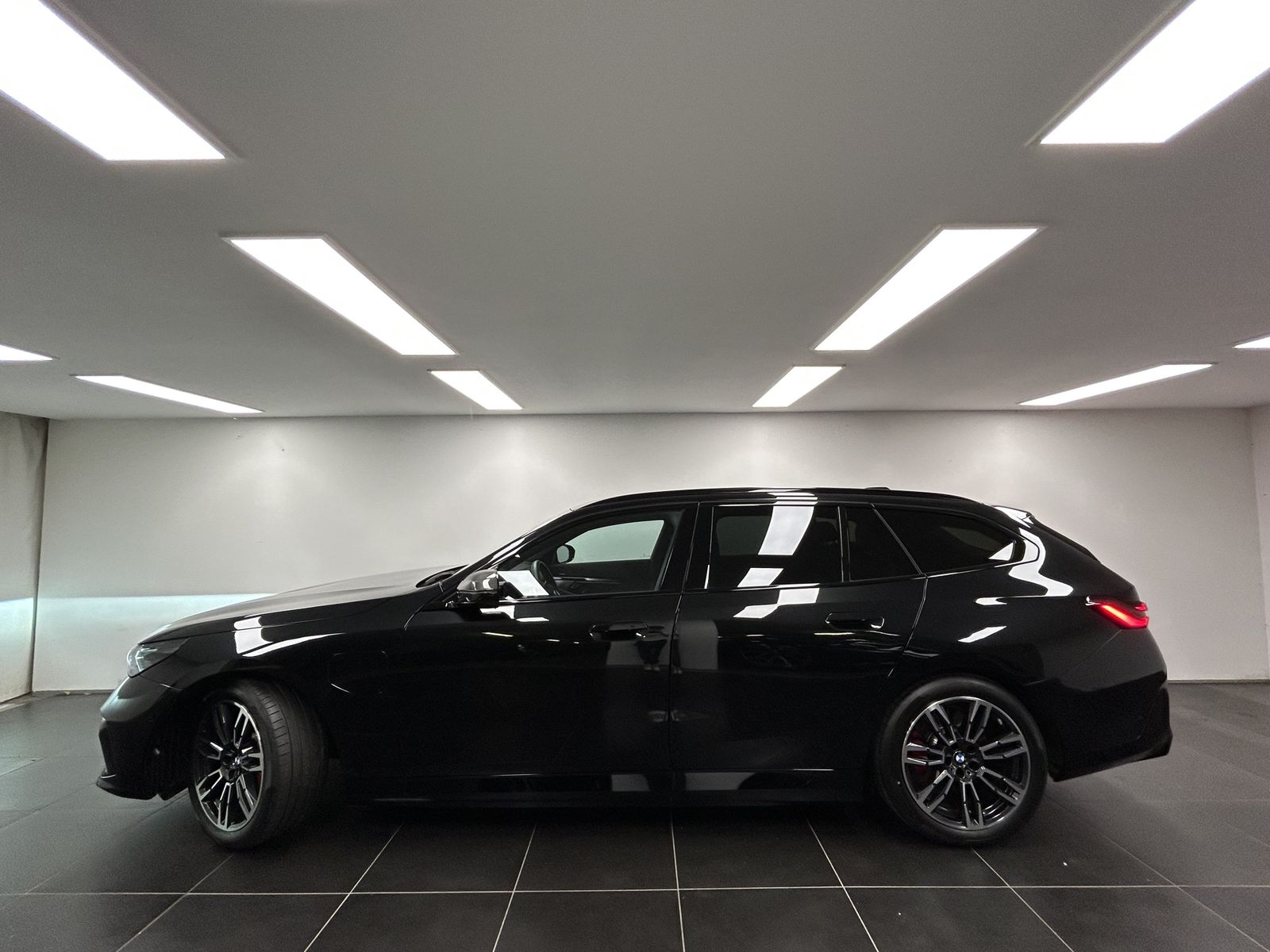 BMW 530e xDrive Touring M Sportpaket Pro Pano. Harma imagem 2