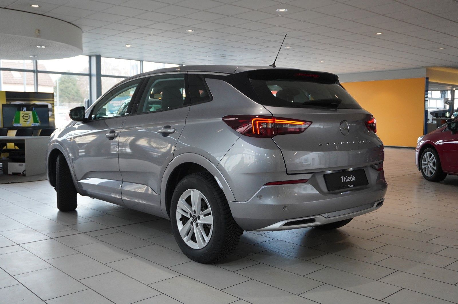 Fahrzeugabbildung Opel Grandland (X) 1.2T ENJOY NAVI/LED/KAMERA/SH/DAB+