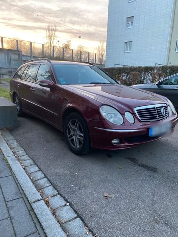 Mercedes-Benz E 200T Benzin Kompressor Avangart